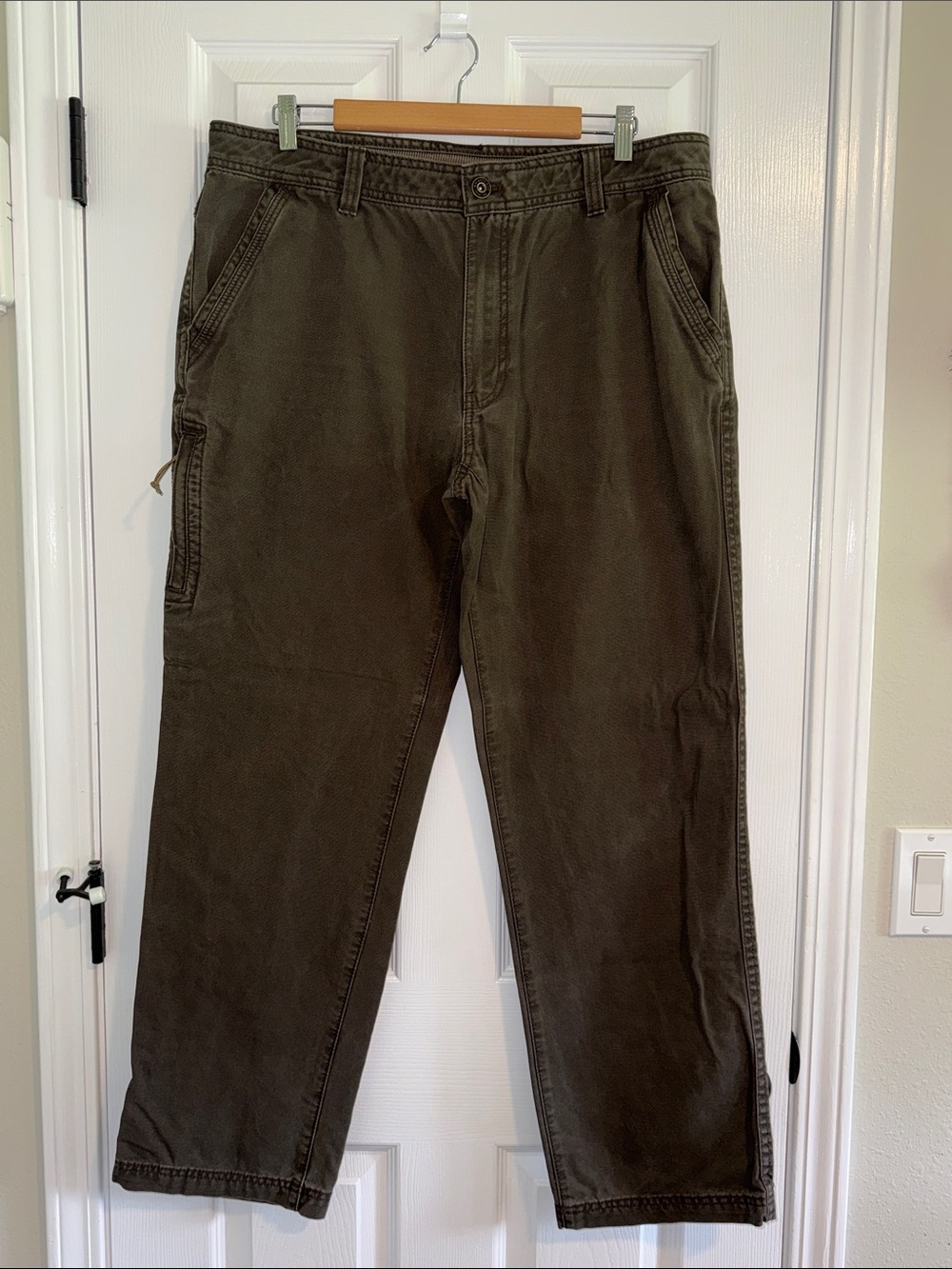 EUC GH Bass Cargo Pants. 36x32 - Picture 2 of 8